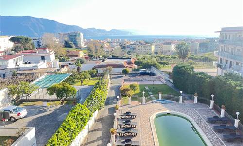 Villa prestigiosa con piscina