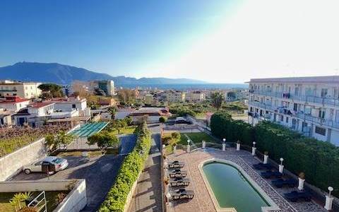 Villa signorile con magnifica piscina
